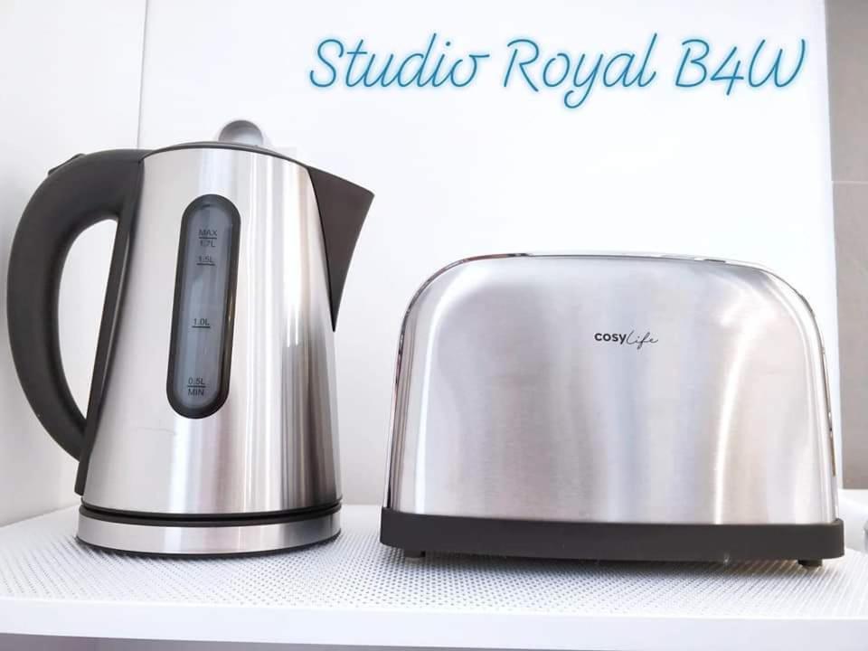 Studio Royal By Beds4Wanderlust - Place Du Marche Avec Parking Prive فونتانبلو الغرفة الصورة