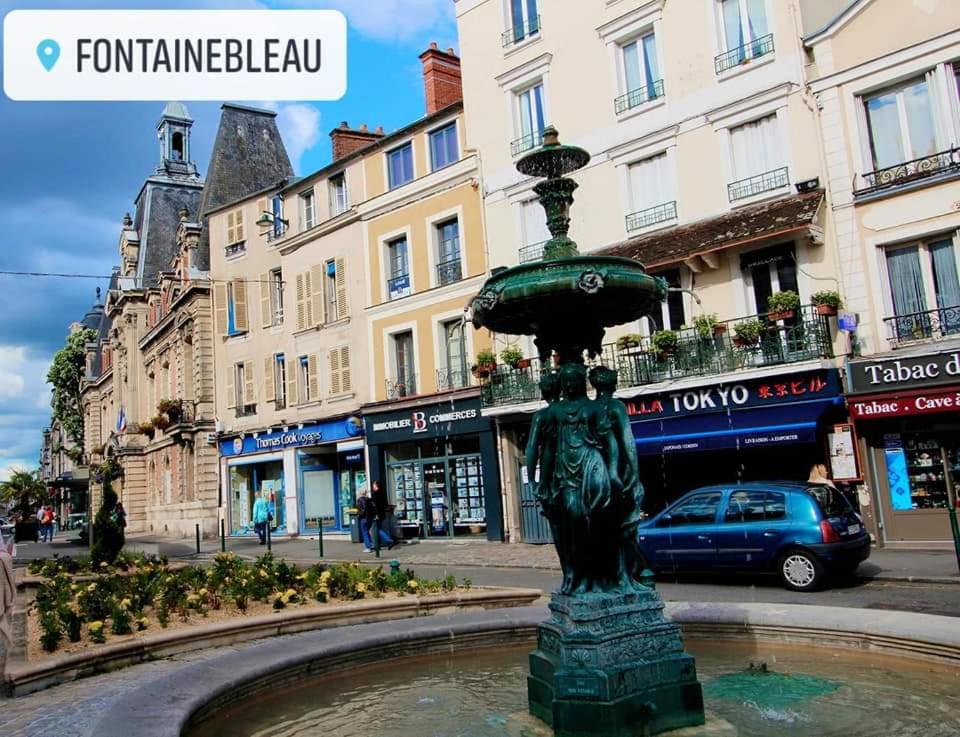 Studio Royal By Beds4Wanderlust - Place Du Marche Avec Parking Prive فونتانبلو الغرفة الصورة