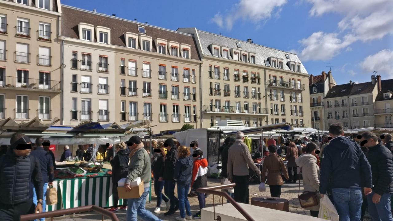 Studio Royal By Beds4Wanderlust - Place Du Marche Avec Parking Prive فونتانبلو المظهر الخارجي الصورة
