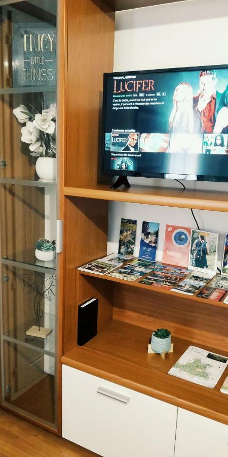 Studio Royal By Beds4Wanderlust - Place Du Marche Avec Parking Prive فونتانبلو المظهر الخارجي الصورة