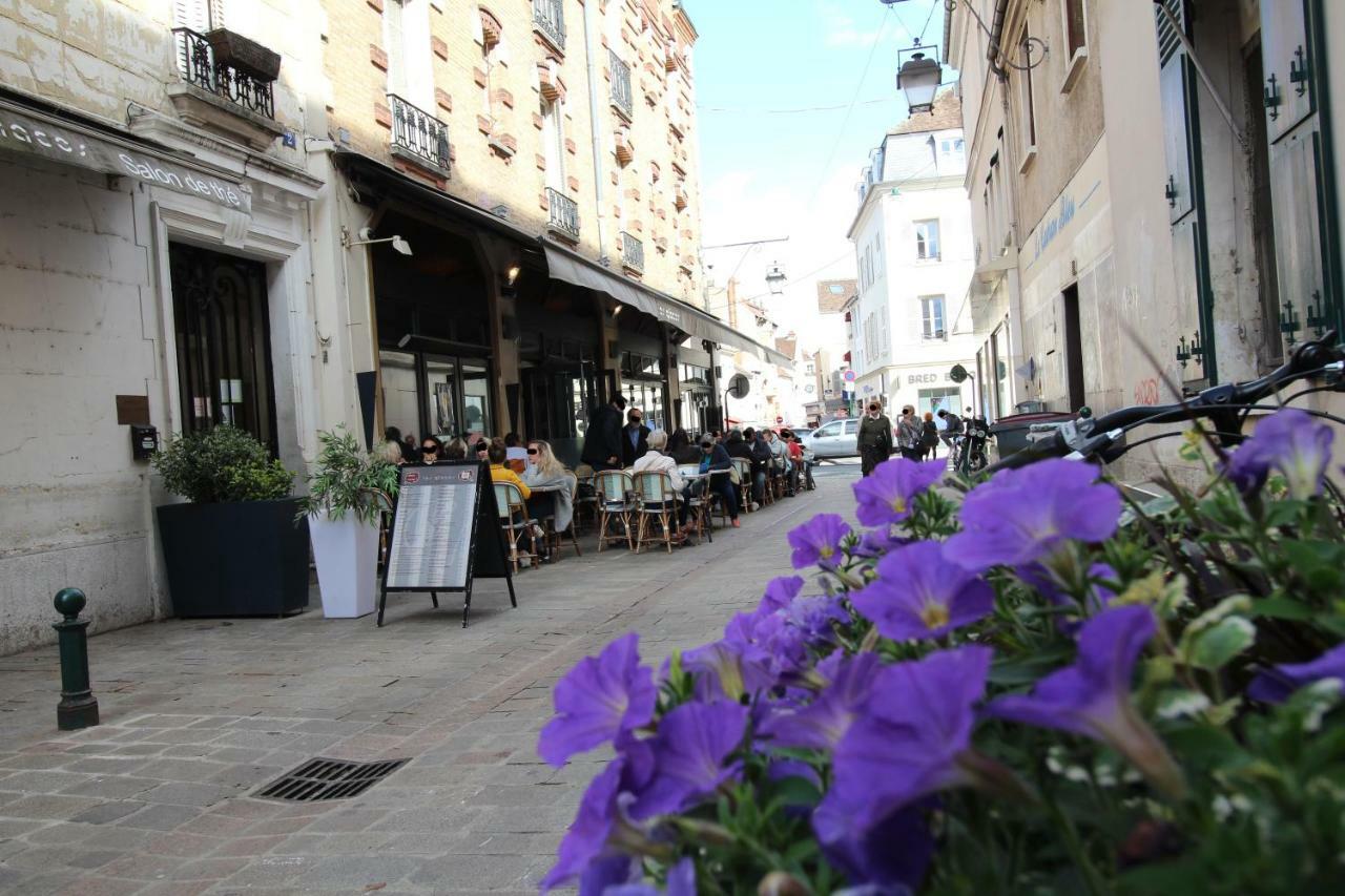 Studio Royal By Beds4Wanderlust - Place Du Marche Avec Parking Prive فونتانبلو المظهر الخارجي الصورة